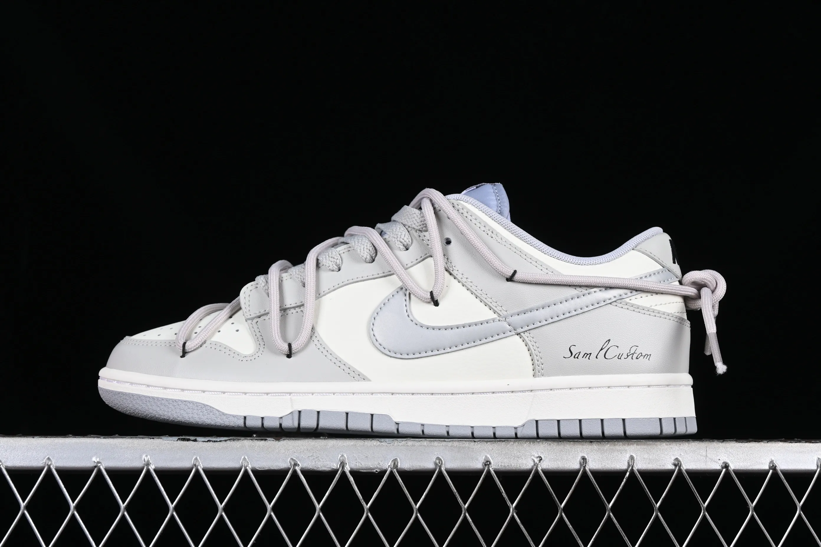 All Categories Nk SB Dunk Series Nk SB Dunk Low Low-top sneakers Nk Dunk Low Minimalist industrial-simple silver hook SB strap low-top casual sneakers DJ6188-003